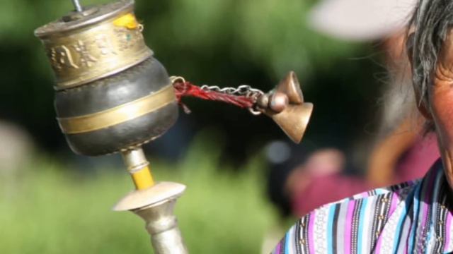 六字真言 六字大明咒 唵嘛呢叭咪吽 240遍 Om mani padme hum โอมฺ มณิ ปทฺเม หูมฺ 옴 마니 반메 훔 смотреть онлайн