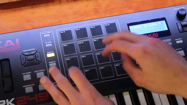 Akai MPK249 Midi Keyboard Controller Review and Demo смотреть онлайн