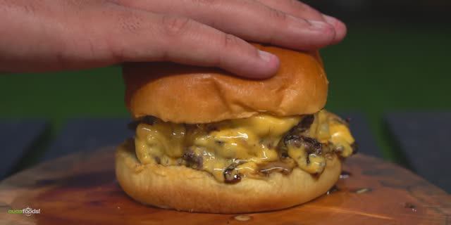 Guga Foods This Burger CHANGE MY LIFE V2.0 Бургер который изменил мою жизнь 2.0 (на РУССКОМ!)