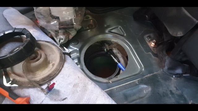 Lifan X60 снятие и прочистка бензонасоса смотреть онлайн