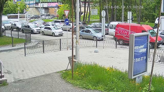 Видеокамера IP IVM-2745. 2MP, F22, HI3516CV300, 2.8-12мм, ИК до 40м. Улица, день! смотреть онлайн