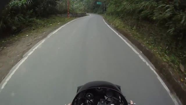 Honda VFR400 NC30 in Taiwan смотреть онлайн