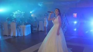 Невеста спела/зачитала мужу реп на свадьбе