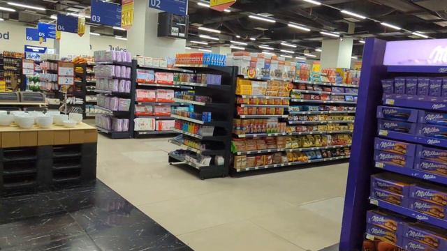 Супермаркет "Carrefour" в торговом центре "Metro City" смотреть онлайн