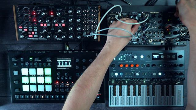 Techno Jam w/ Analog Rytm, Sub Harmonicon, Microfreak & Modular смотреть онлайн