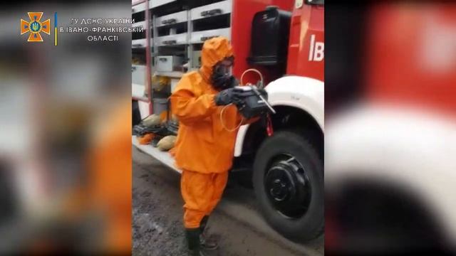 Вогнеборці ліквідовують пожежу цистерни газовоза у селі Креховичі смотреть онлайн