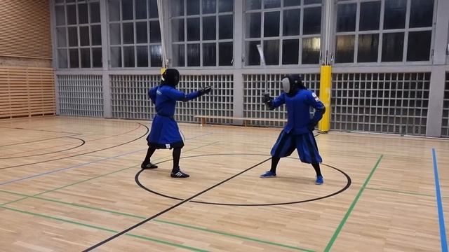 First Fencing Experience: Prototype Hungarian Sabre by Landsknecht Emporium смотреть онлайн
