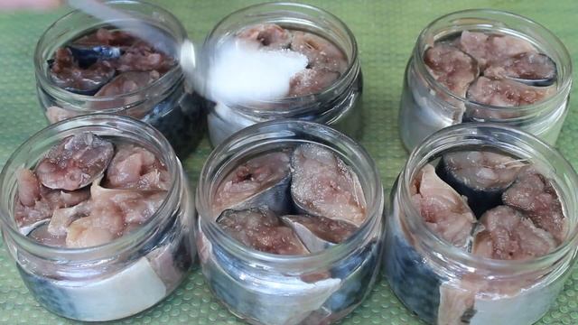 Рыбные консервы из сайры без автоклава. Домашние консервы из рыбы. смотреть онлайн