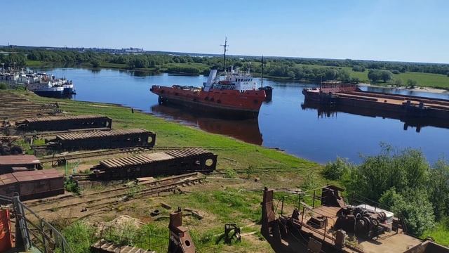 Поднятие судов на слип. Архангельская РЭБ смотреть онлайн