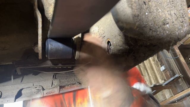Replacing a 2010 VW CADDY Rear Spring in under 3 minutes смотреть онлайн