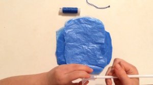 Как сделать ЦВЕТЫ ИЗ ПАКЕТОВ. Из одноразовых мешков для мусора БЕЗ КЛЕЯ (Эмилия) " СИНИЕ РОЗЫ "
