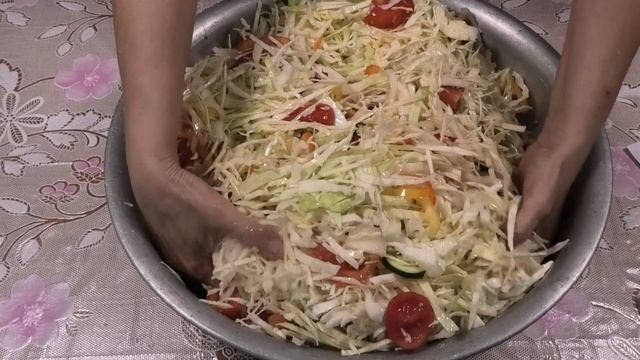 Популярный ОВОЩНОЙ САЛАТ на Зиму - САМЫЙ ВКУСНЫЙ и ЛЕГКИЙ в приготовлении смотреть онлайн