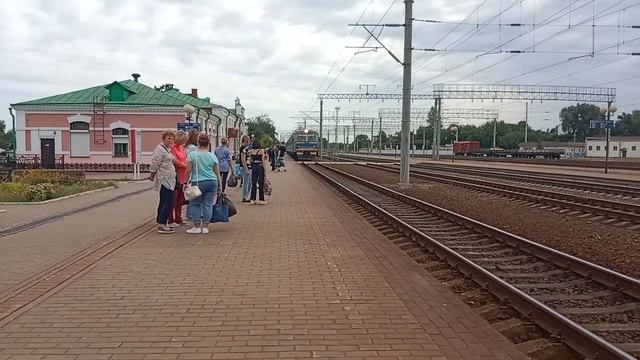 ЭР9т-4053/4052 с поездом Жлобин-Осиповичи на станции Березина. смотреть онлайн