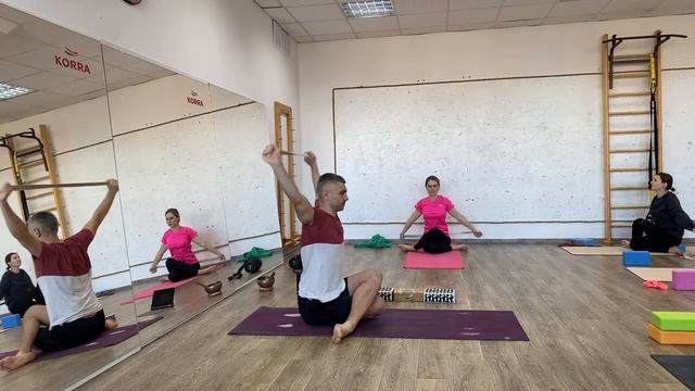 МУЗЫКАЛЬНАЯ, ПОДВИЖНАЯ ВИНЬЯСА. ВЫТЯЖЕНИЕ и СКРУТКИ. РАЗОГРЕВАЕМ ВСЕ ТЕЛО. ШАВАСАНА И ПРАНАЯМЫ смотреть онлайн