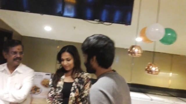 Dhanush And Soundarya Rajinikanth At PVR ICON Infiniti, Mumbai VIP 2 Lalkar смотреть онлайн