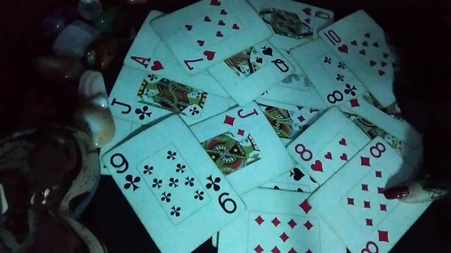 ТРЕУГОЛЬНИК КРЕСТОВЫЙ КОРОЛЬ ВЫ ЧЕРВОВАЯ ДАМА И ВАША СОПЕРНИЦА БУБНОВАЯ ДАМА... смотреть онлайн