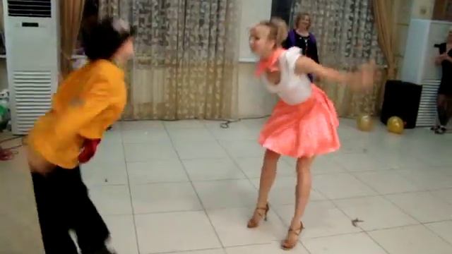 шуточный танец смотреть онлайн