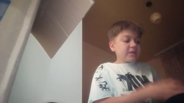 Мне дали самую огромную коробку с какими-то вещами за 15.000000₽! * Я отдал все деньги! * смотреть онлайн