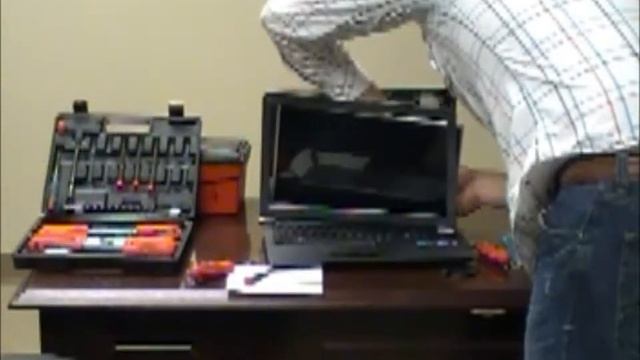 Laptop screen replacement / How to replace laptop screen [Samsung NP- 512 W02us] смотреть онлайн