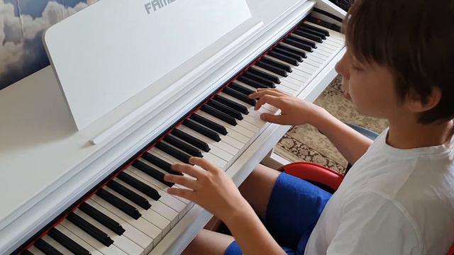 Leo spielt jetzt Klavier смотреть онлайн