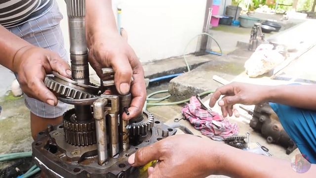 TOYOTA 18R TRANSMISSION REBUILD 2 смотреть онлайн