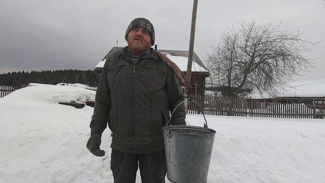 Мужик с коромыслом. За водой в прорубь. Посёлок Новоподиково (Кузбасс) смотреть онлайн