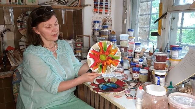Техники декорирования керамических тарелок: роспись глазурью, процарапывание, использование стекла. смотреть онлайн