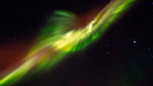 Hubble Finds Relic Galaxy Close to Home смотреть онлайн