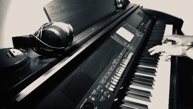 What a Wonderful World - By Louis Armstrong [On my Yamaha Clavinova] смотреть онлайн