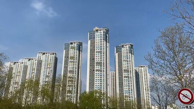 АПАТЫ В ЮЖНОЙ КОРЕЕ (아파트) смотреть онлайн