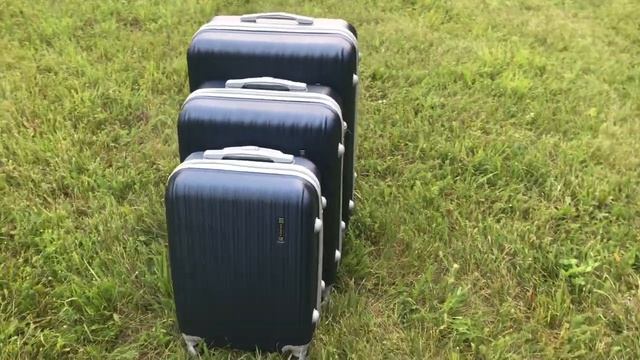 Чемодан синий M размер смотреть онлайн