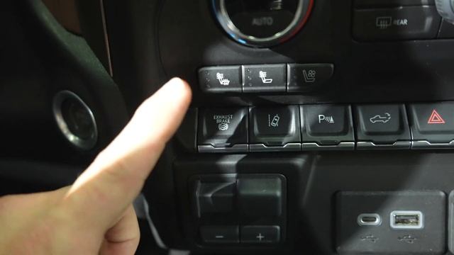 2023 Chevy Silverado 3500 High Country DRW смотреть онлайн