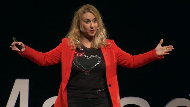 Persuade con tu voz. Estrategias para sonar creíble. | Emma Rodero | TEDxMalagueta смотреть онлайн