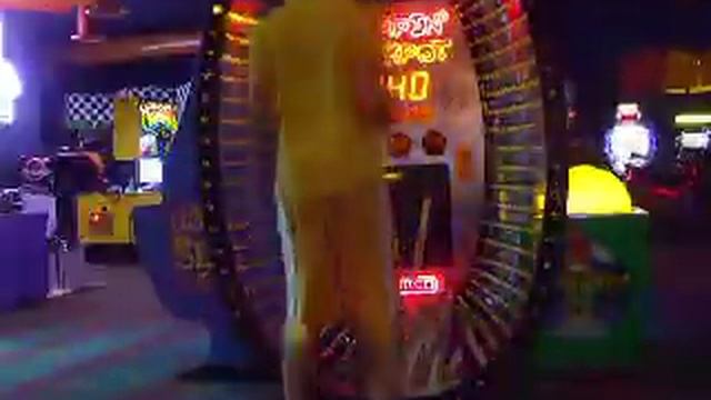 Jump Rope game at D&B. Kid gets 1800 tickets смотреть онлайн