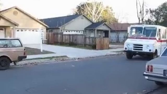 Ice Cream Truck In The 'Hood смотреть онлайн