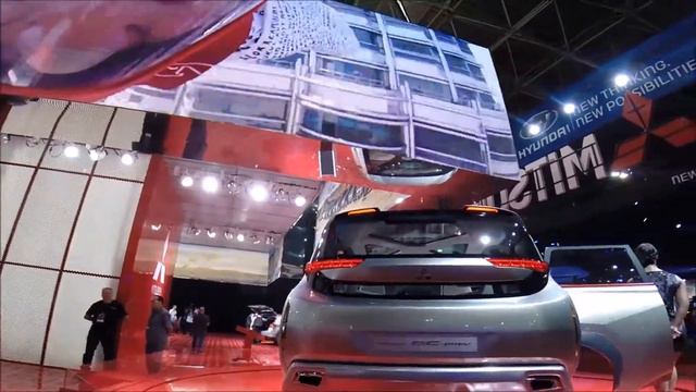 Stand do Mitsubishi GC PHEV no Salão do Automóvel 2014 смотреть онлайн