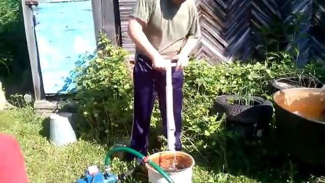 как качать воду колонкой смотреть онлайн