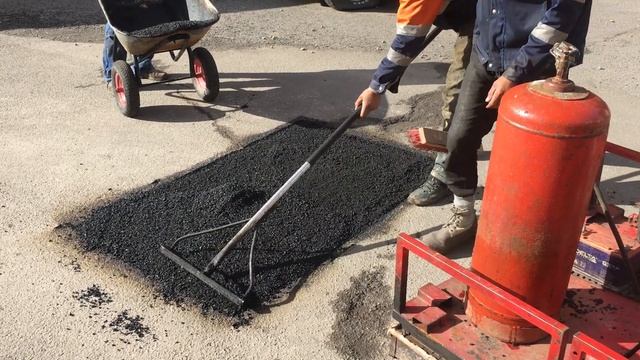 Профилирование и перемешивание нагретого асфальта смотреть онлайн