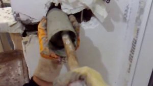 как заполнить дырку в стене раствором