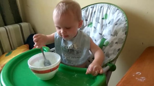 Учимся кушать