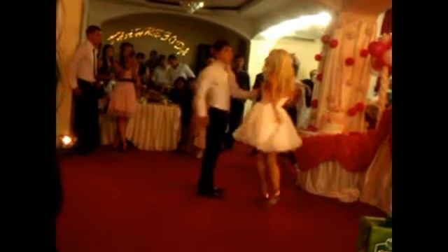Румба / Свадебный танец скрытой камерой смотреть онлайн