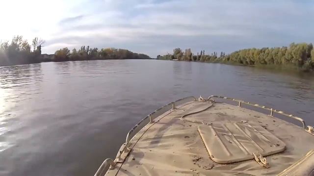 Речная прогулка по реке Кизань 03 10 2020 От села Лебяжье в сторону Каспийского моря. смотреть онлайн