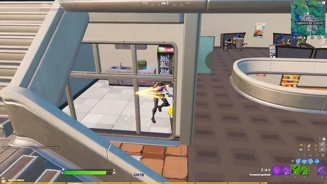 УЧУ ПАРНЯ ИГРАТЬ В ФОРТНАЙТ смотреть онлайн
