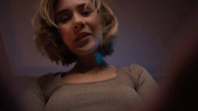 ТВОЯ ДЕВУШКА УЛОЖИТ ТЕБЯ СПАТЬ ? АСМР Лежа на коленях ? asmr girlfriend sleep on my lap смотреть онлайн