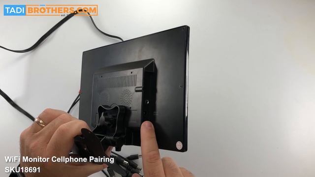 Mirroring a cellphone to your WiFi enables rear view monitor with iPhone and Android смотреть онлайн
