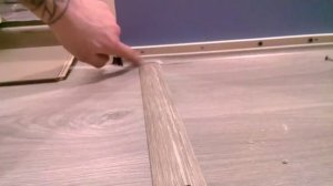 Как состыковать порожек и плинтус. 3 варианта