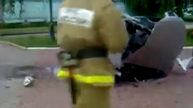 Strashnye posledstviya avarii VIDEOREGISTRATOR AHRENET' SLABONERNYM NE SMOTRET' OCHEN' SIL'NAYA AV смотреть онлайн