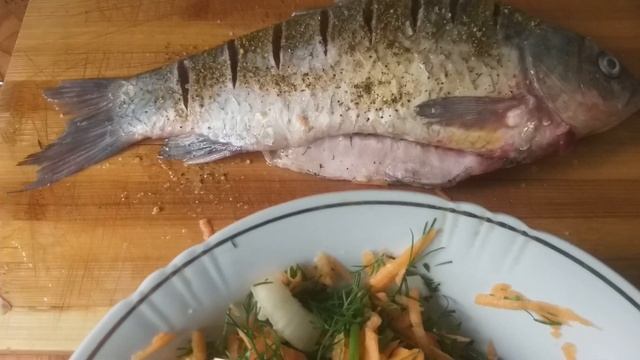 КАРАСЬ с НАЧИНКОЙ в духовке. смотреть онлайн