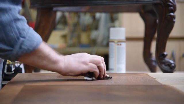 Покрытие морилкой столешницы антикварного стола 19 века смотреть онлайн