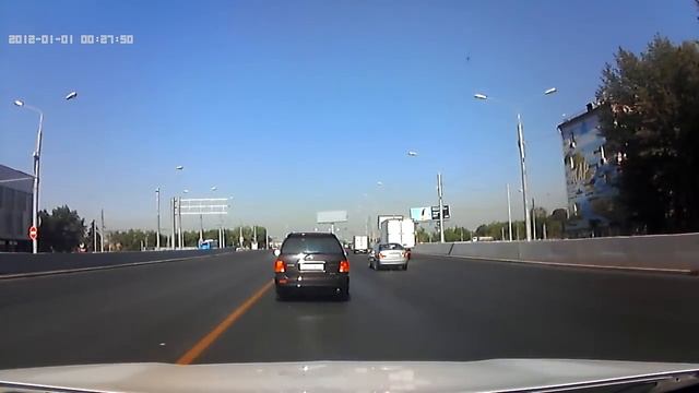 Не пропустил - лови локтем смотреть онлайн